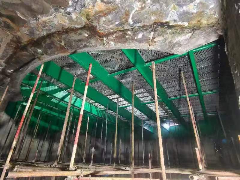 天气不好玻璃鳞片胶泥如何施工