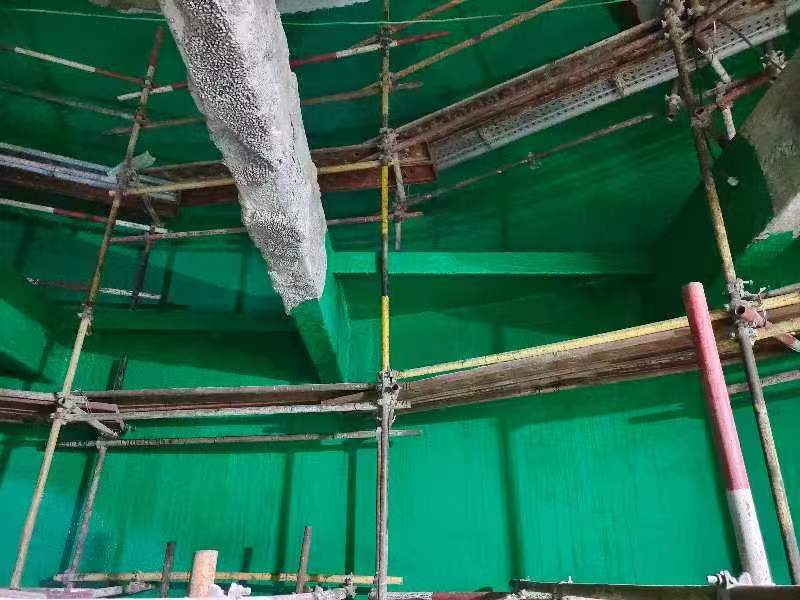 玻璃鳞片胶泥防腐施工时需要保证施工部位的干燥